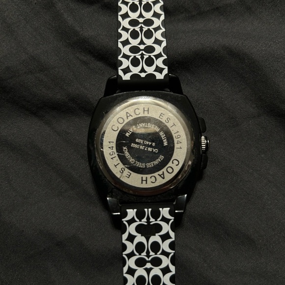 Coach watch- woman’s - Picture 4 of 4